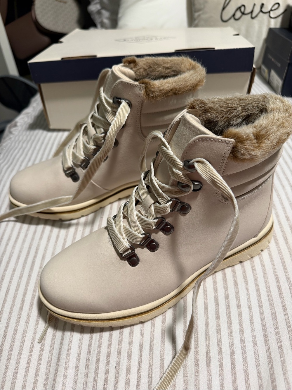 New St John’s Bay Women's Cream Lace-Up Faux Fur Ankle Boots- Size 6